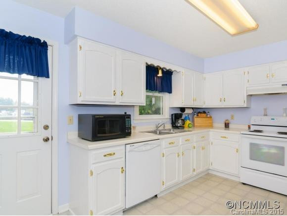 7 Fox Hollow Court - Photo 10
