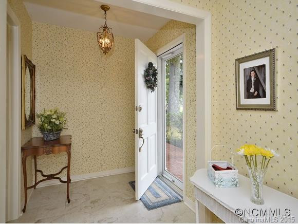 139 BURKE STREET - Photo 4