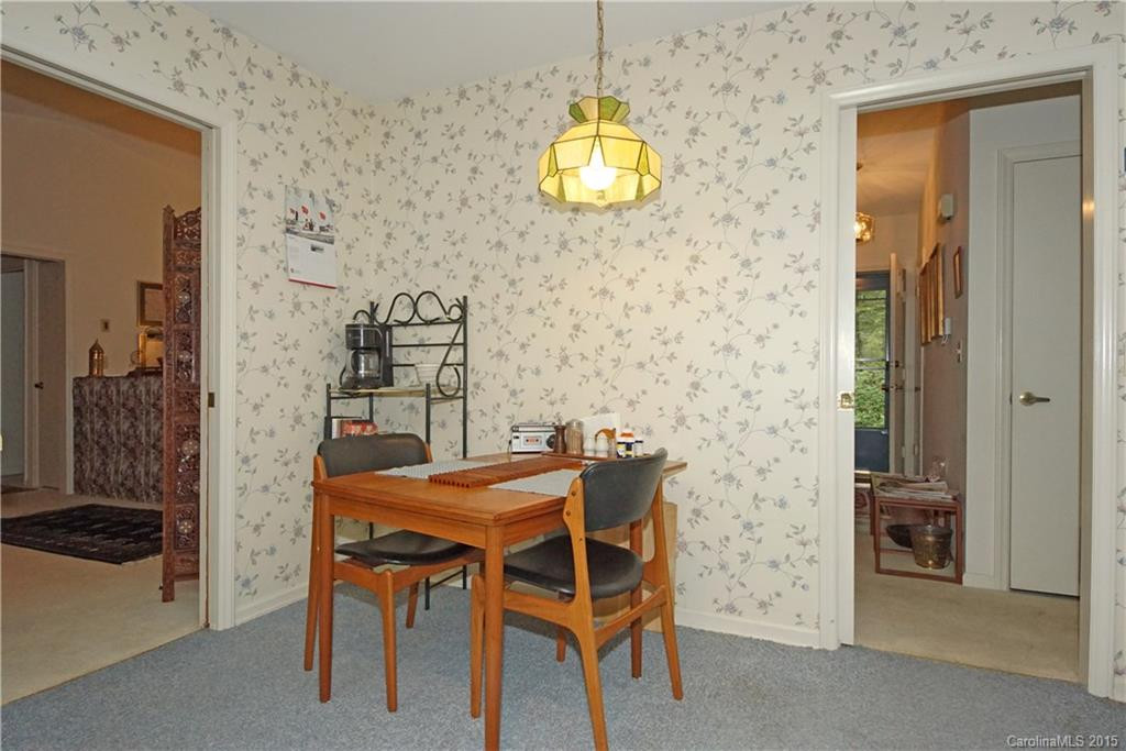235 PARK LANE - Photo 4