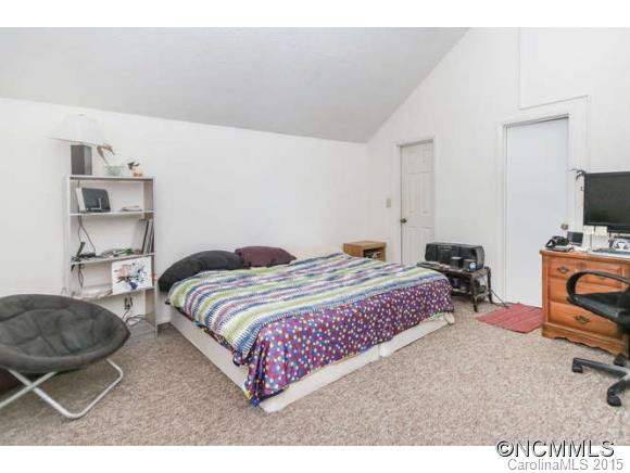 77 Maple Ridge Lane - Photo 10