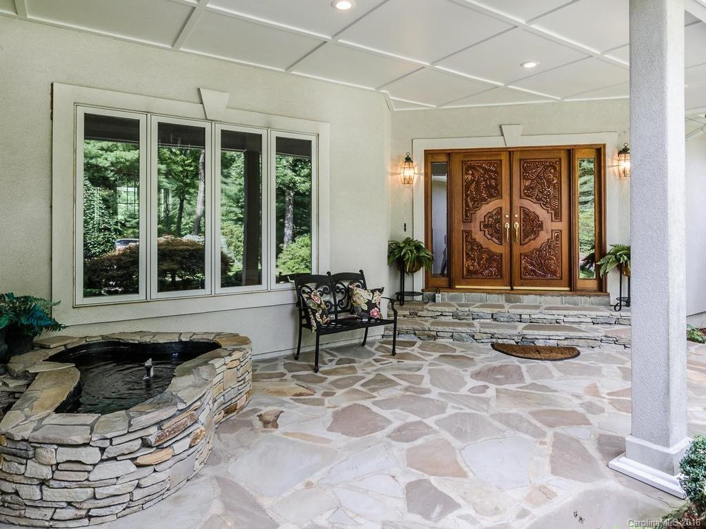 110 Scenic Drive - Photo 2