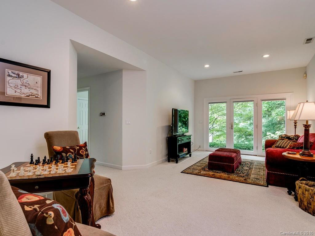 110 Scenic Drive - Photo 17