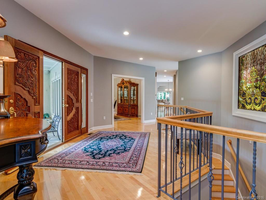 110 Scenic Drive - Photo 3