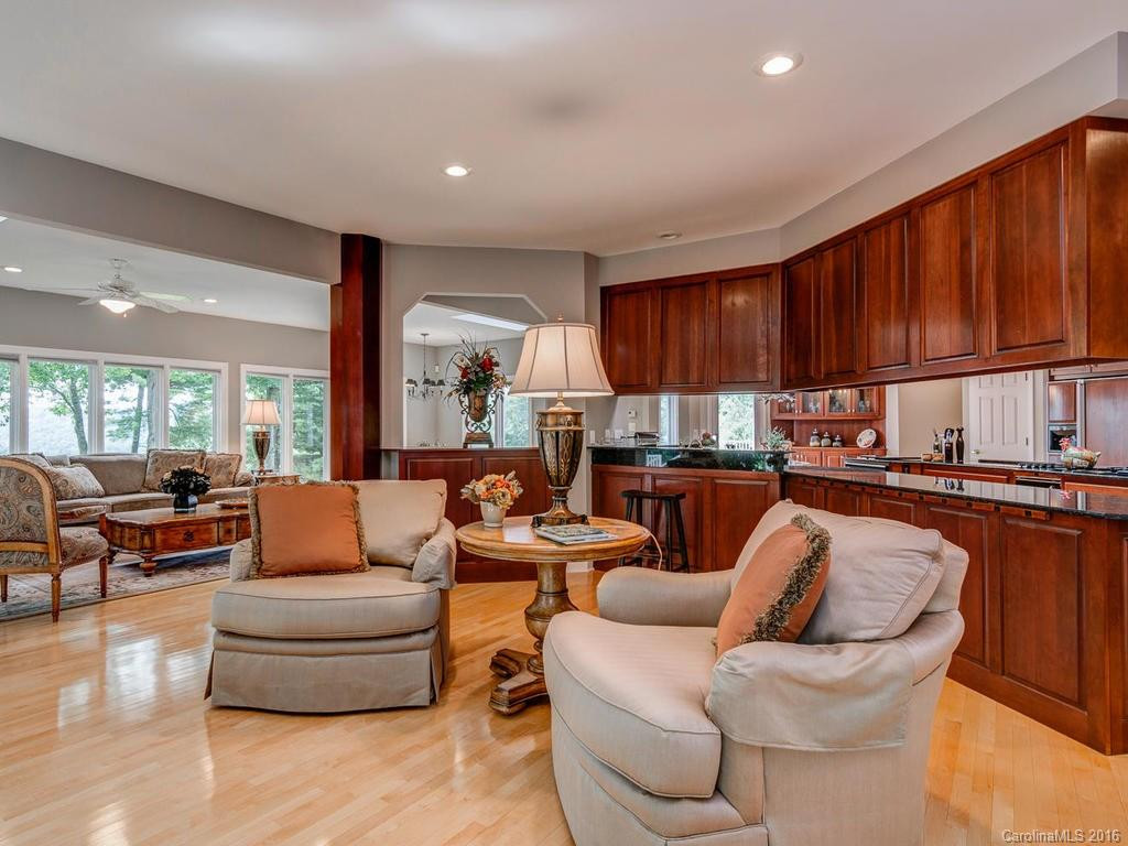 110 Scenic Drive - Photo 8