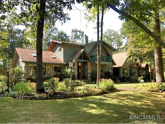 1547 HICKORY WOOD TRAIL