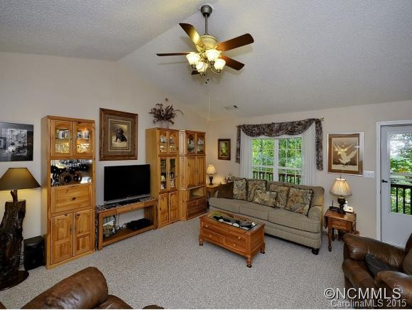 214 Cobblestone Drive - Photo 7