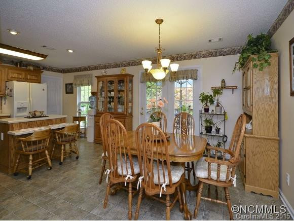 214 Cobblestone Drive - Photo 8
