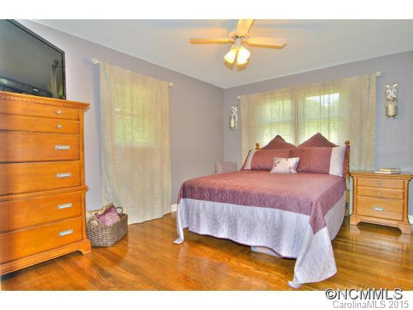 495 SHELTON STREET - Photo 13