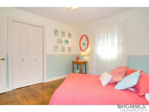495 SHELTON STREET - Photo 16