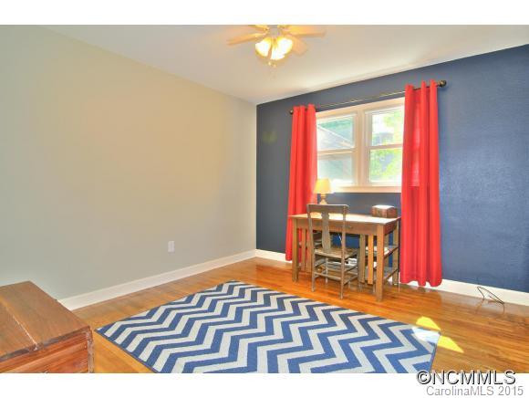 495 SHELTON STREET - Photo 18