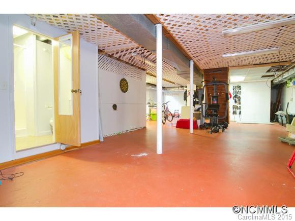 495 SHELTON STREET - Photo 23