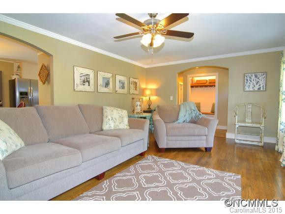 495 SHELTON STREET - Photo 4