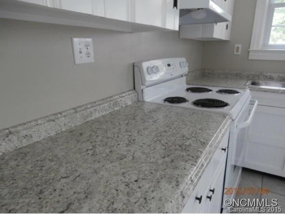 921 Cherokee - Photo 4