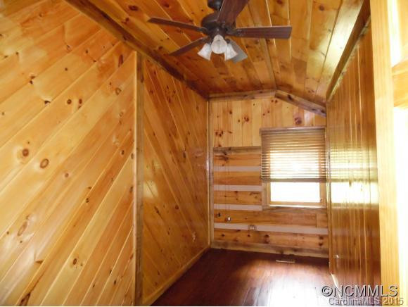 1033 Clarks Branch Rd - Photo 6