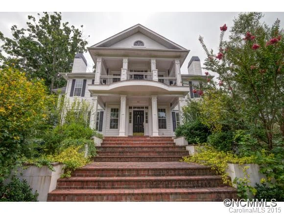 401 Oak Tree Lane