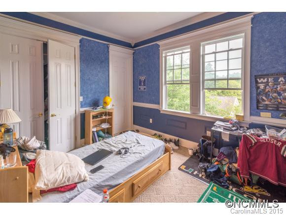401 Oak Tree Lane - Photo 17