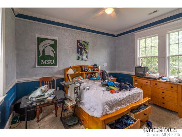 401 Oak Tree Lane - Photo 18