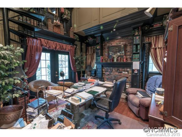 401 Oak Tree Lane - Photo 8