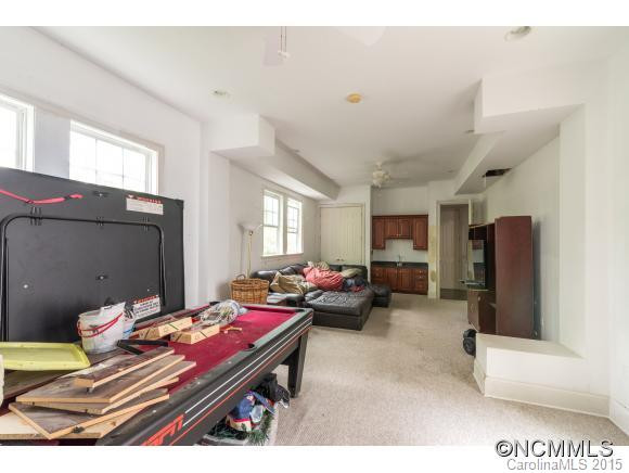 401 Oak Tree Lane - Photo 10