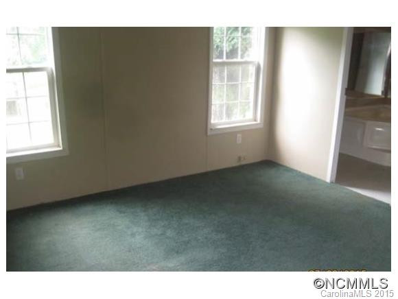 221 Halsbury Ave - Photo 5