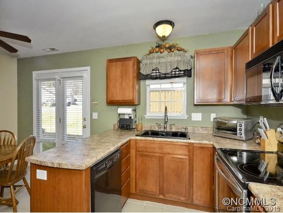 13 YORKTOWN CIRCLE - Photo 5