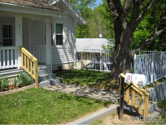 711 Center St. - Photo 2