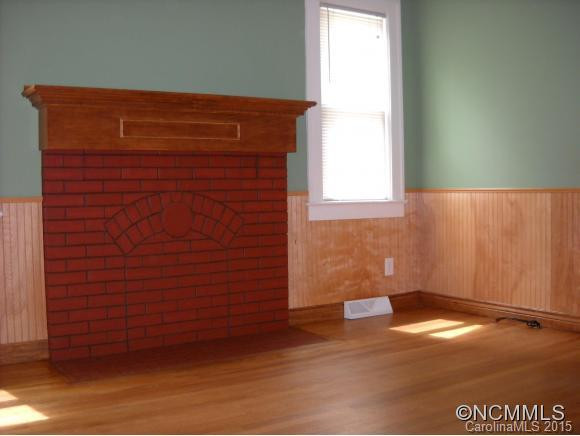 711 Center St. - Photo 3