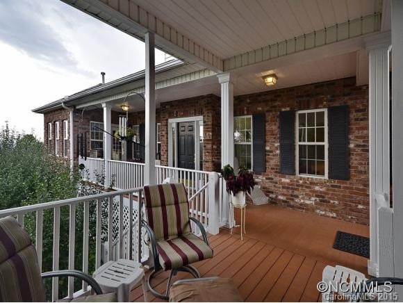 610 CARRIAGE COMMONS DRIVE - Photo 2