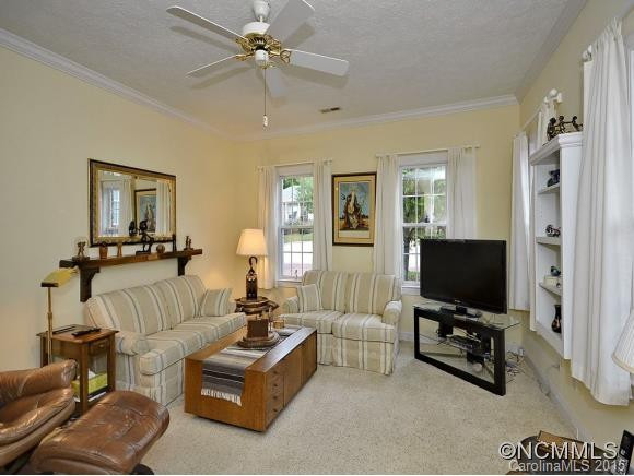 610 CARRIAGE COMMONS DRIVE - Photo 5