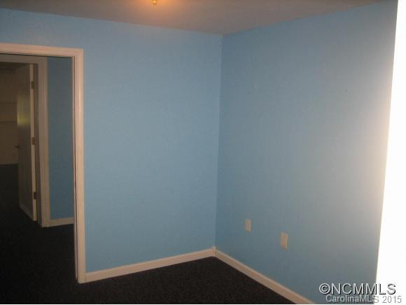 8625 Highway 25-70 - Photo 14