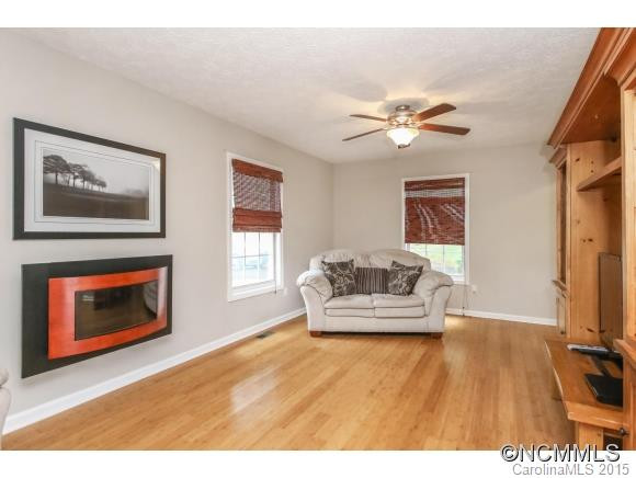 48 Meadow Drive - Photo 5