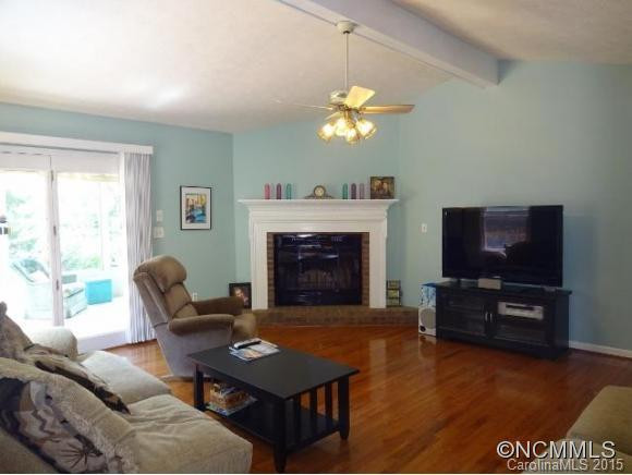 104 MOUNTAIN VALLEY DRIVE - Photo 2