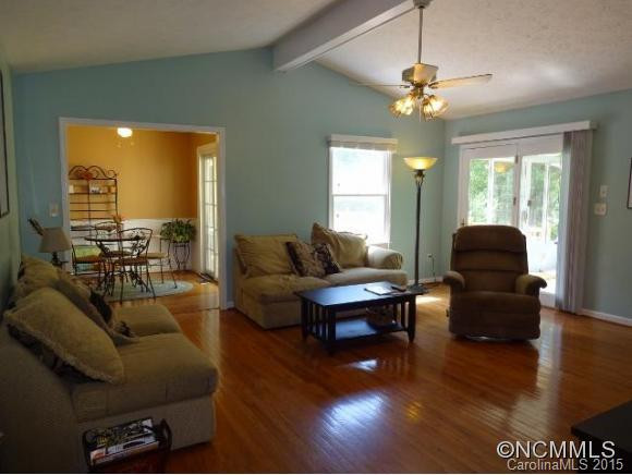 104 MOUNTAIN VALLEY DRIVE - Photo 3