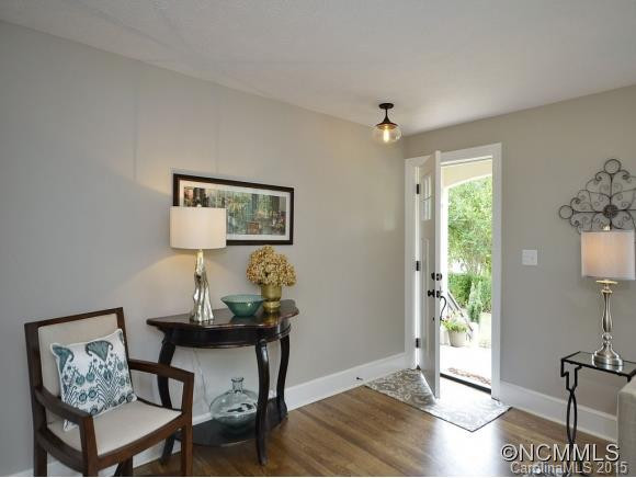 207 Ewbank - Photo 2