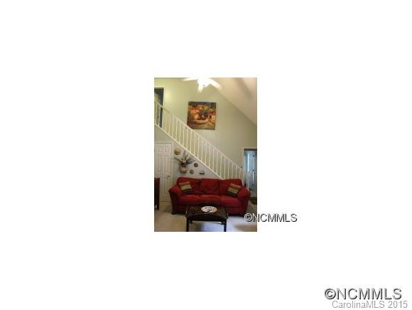 8 Foxberry - Photo 2
