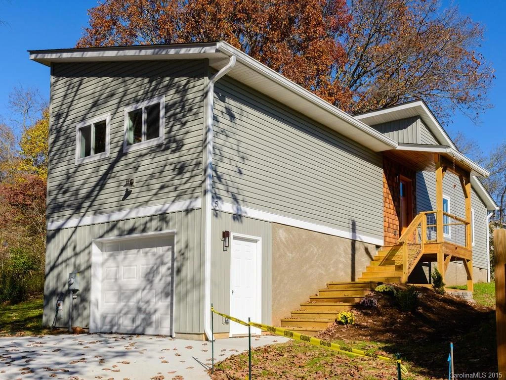 5 OAKCREST PLACE