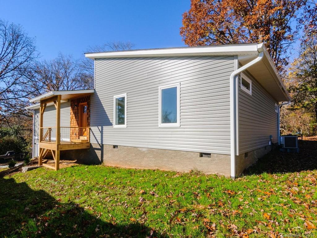 5 OAKCREST PLACE - Photo 2
