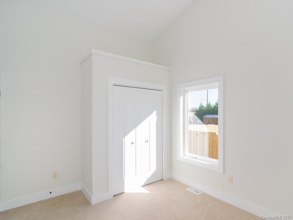 5 OAKCREST PLACE - Photo 19
