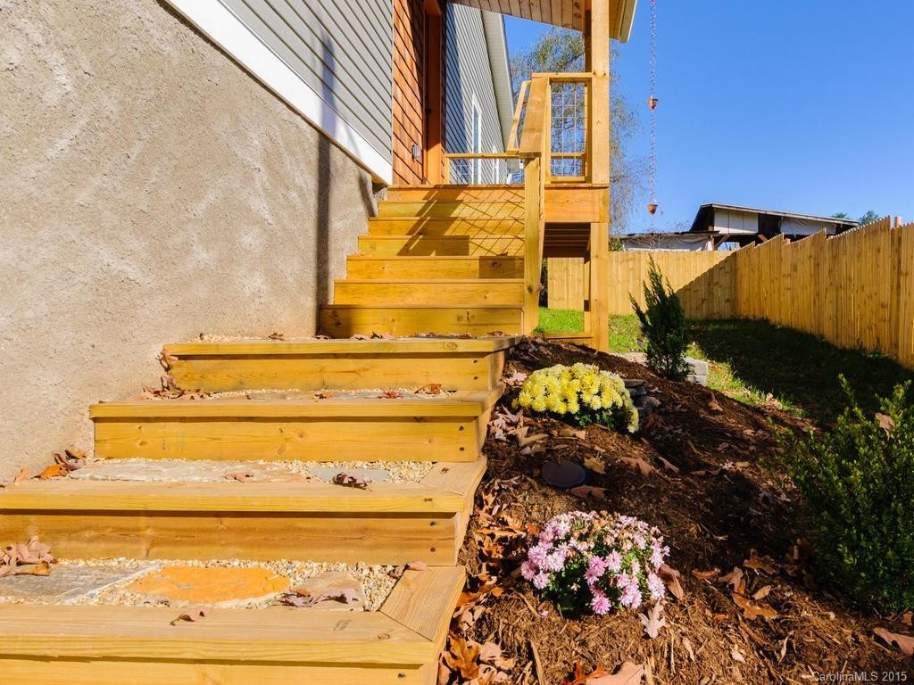 5 OAKCREST PLACE - Photo 3