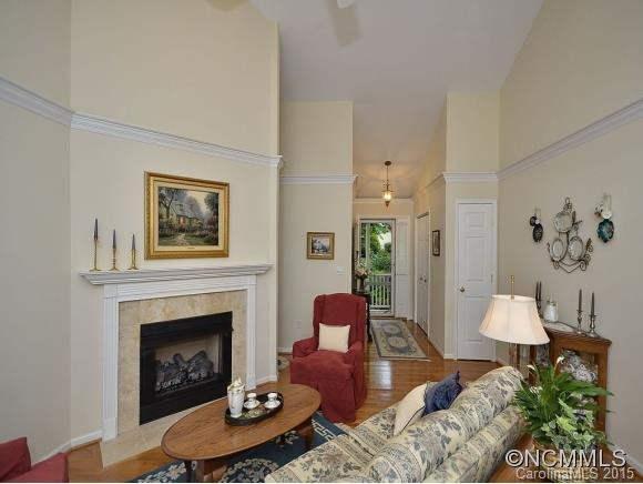 260 Charlestown Drive - Photo 3