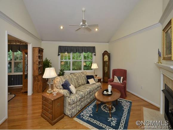260 Charlestown Drive - Photo 4