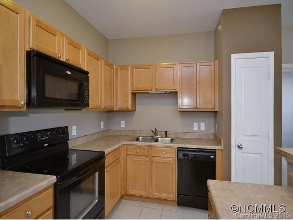 181 BRICKTON VILLAGE CR #306 - Photo 3
