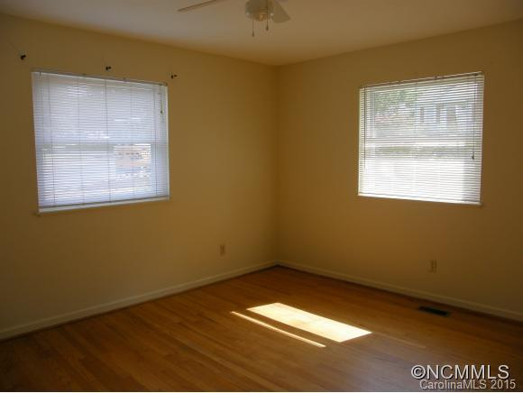 8 Reeves Street - Photo 16