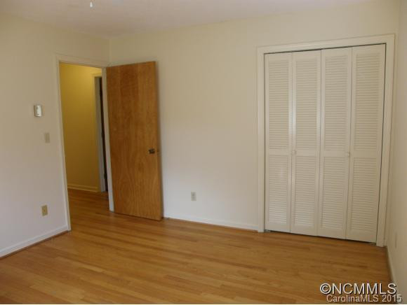 8 Reeves Street - Photo 17