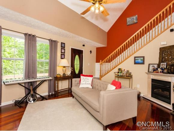 292 COVE CREEK LANE - Photo 2