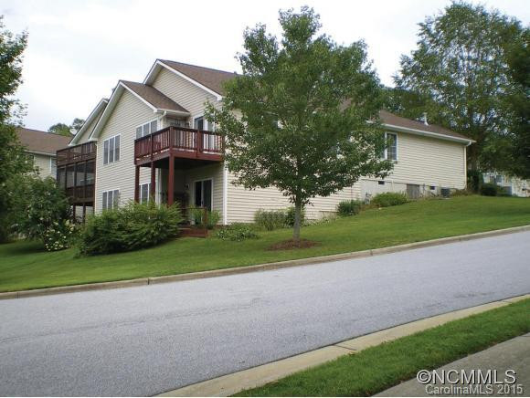 19 Danbury Lane - Photo 2