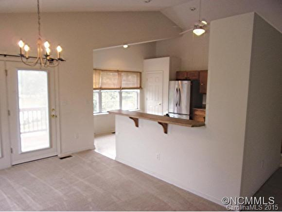 19 Danbury Lane - Photo 4