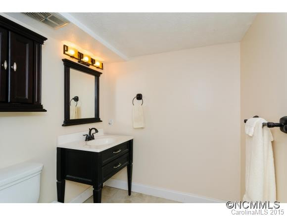35 Ferenvilla Drive - Photo 22