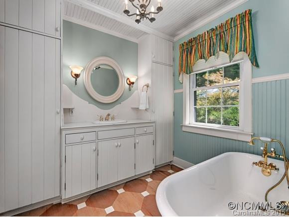 333 SUGAR HOLLOW RD - Photo 12