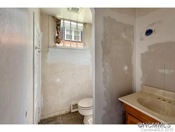 53 Woodlawn Avenue - Photo 12